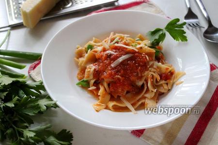 Фото рецепта Паста по-итальянски в томатном соусе с каперсами
