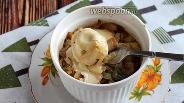 Фото рецепта Пельмени в грибном соусе в горшочках в духовке