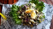 Фото рецепта Салат с огурцами яйцами и зелёным горошком